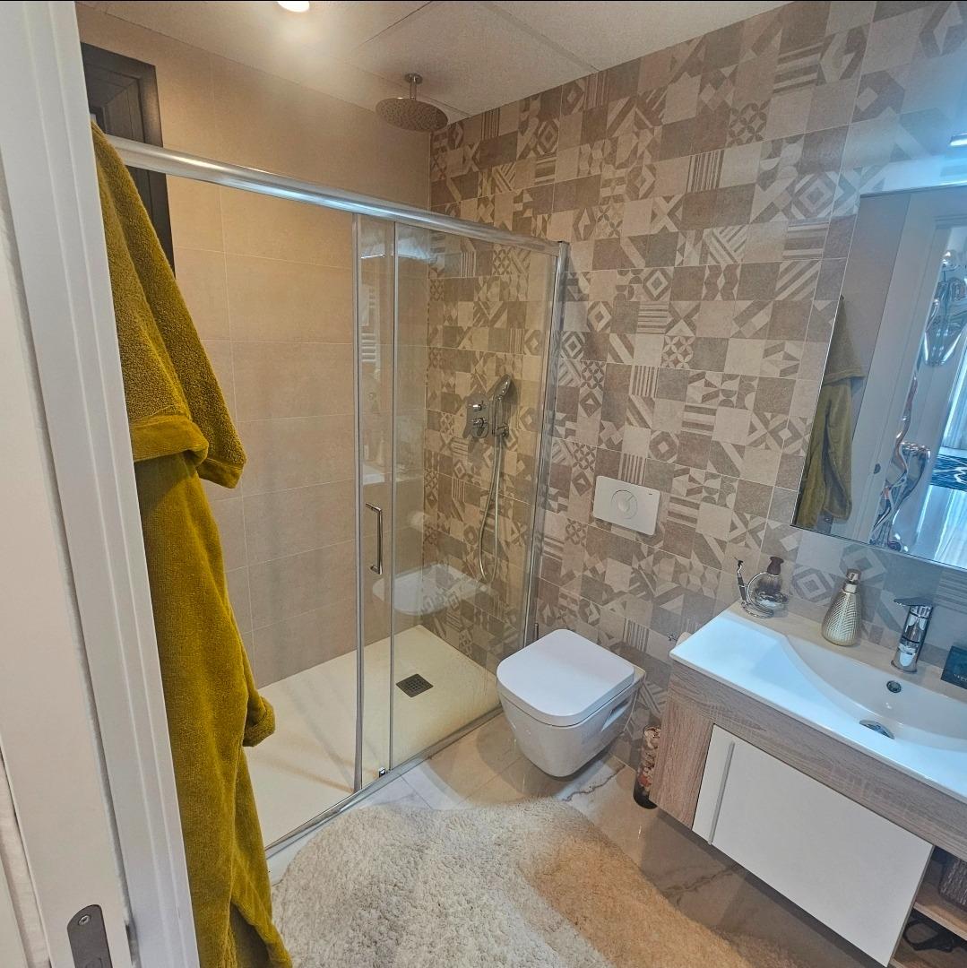 For sale - 4 Bedroom 2 Bathroom Penthouse in Orihuela Costa - Los Almendros-la Florida  - Alicante