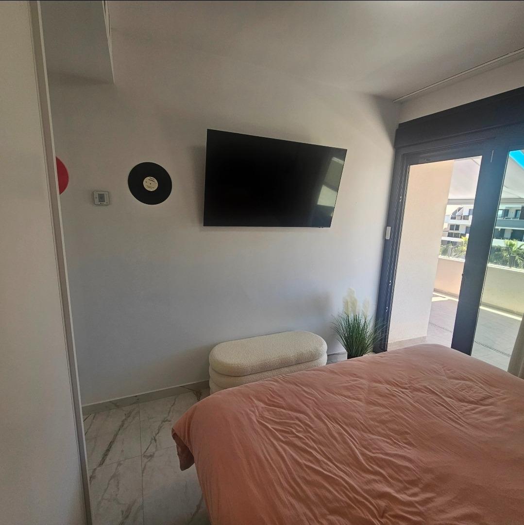 For sale - 4 Bedroom 2 Bathroom Penthouse in Orihuela Costa - Los Almendros-la Florida  - Alicante