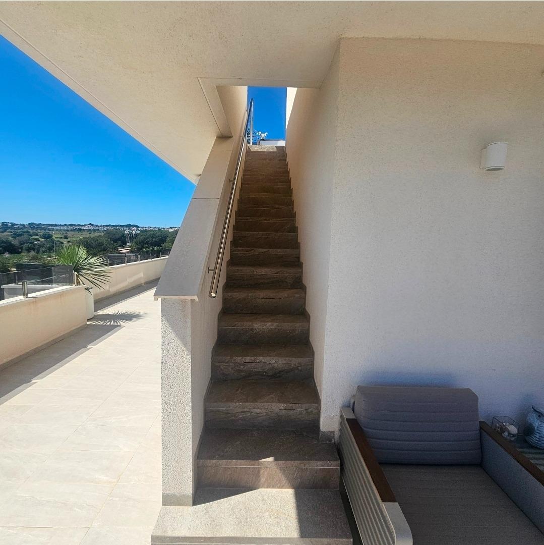 For sale - 4 Bedroom 2 Bathroom Penthouse in Orihuela Costa - Los Almendros-la Florida  - Alicante