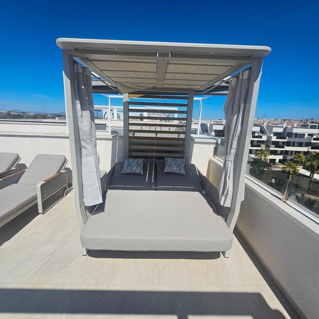 For sale - 4 Bedroom 2 Bathroom Penthouse in Orihuela Costa - Los Almendros-la Florida  - Alicante