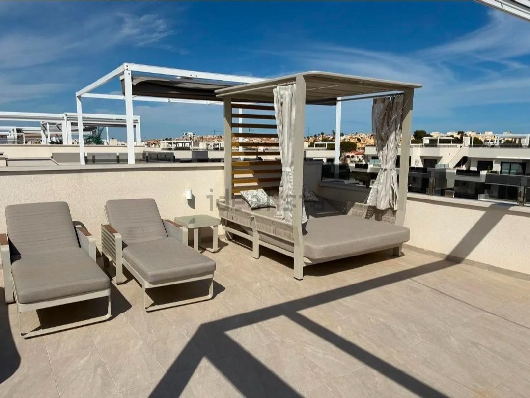 For sale - 4 Bedroom 2 Bathroom Penthouse in Orihuela Costa - Los Almendros-la Florida  - Alicante