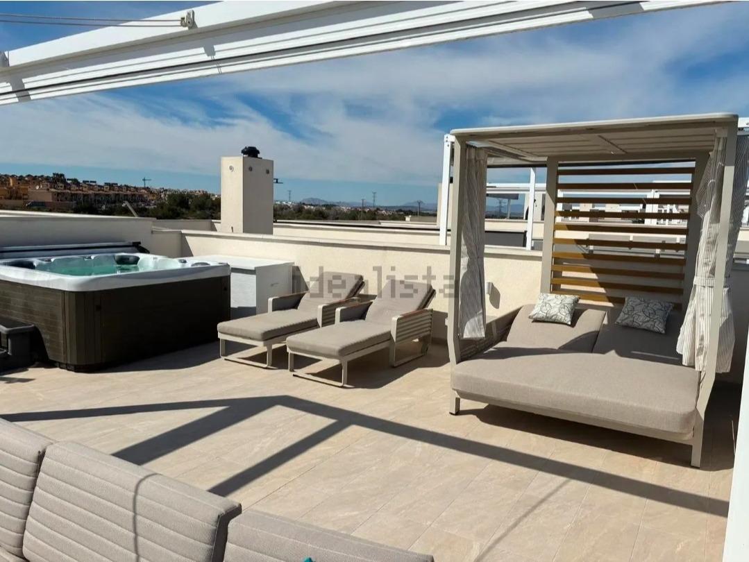 For sale - 4 Bedroom 2 Bathroom Penthouse in Orihuela Costa - Los Almendros-la Florida  - Alicante