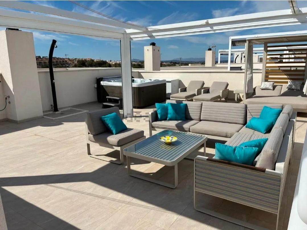 For sale - 4 Bedroom 2 Bathroom Penthouse in Orihuela Costa - Los Almendros-la Florida  - Alicante