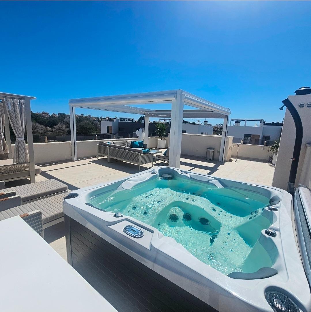 For sale - 4 Bedroom 2 Bathroom Penthouse in Orihuela Costa - Los Almendros-la Florida  - Alicante