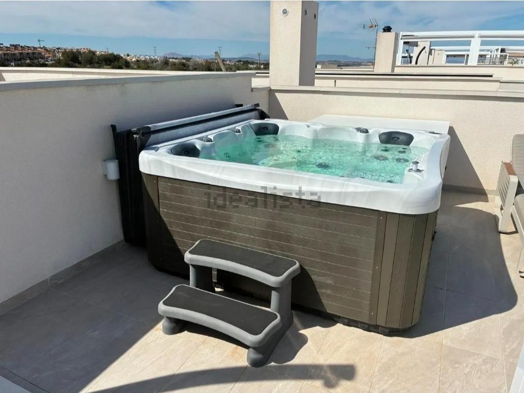 For sale - 4 Bedroom 2 Bathroom Penthouse in Orihuela Costa - Los Almendros-la Florida  - Alicante