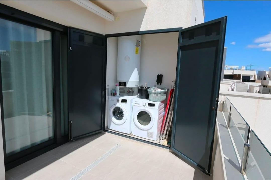 For sale - 4 Bedroom 2 Bathroom Penthouse in Orihuela Costa - Los Almendros-la Florida  - Alicante