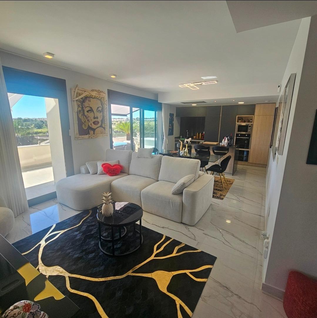 For sale - 4 Bedroom 2 Bathroom Penthouse in Orihuela Costa - Los Almendros-la Florida  - Alicante