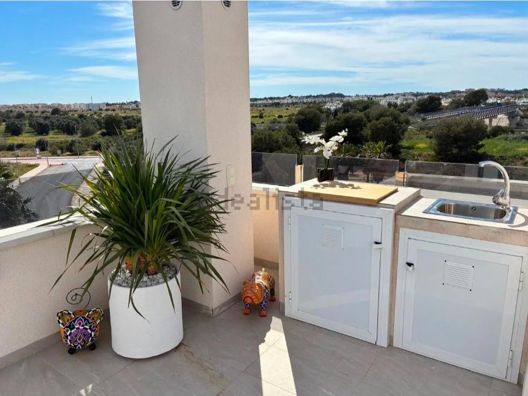 For sale - 4 Bedroom 2 Bathroom Penthouse in Orihuela Costa - Los Almendros-la Florida  - Alicante