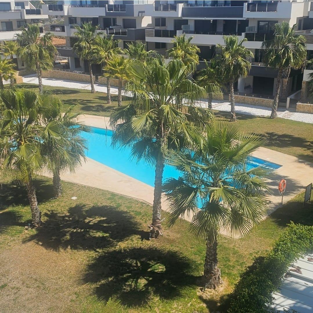 For sale - 4 Bedroom 2 Bathroom Penthouse in Orihuela Costa - Los Almendros-la Florida  - Alicante