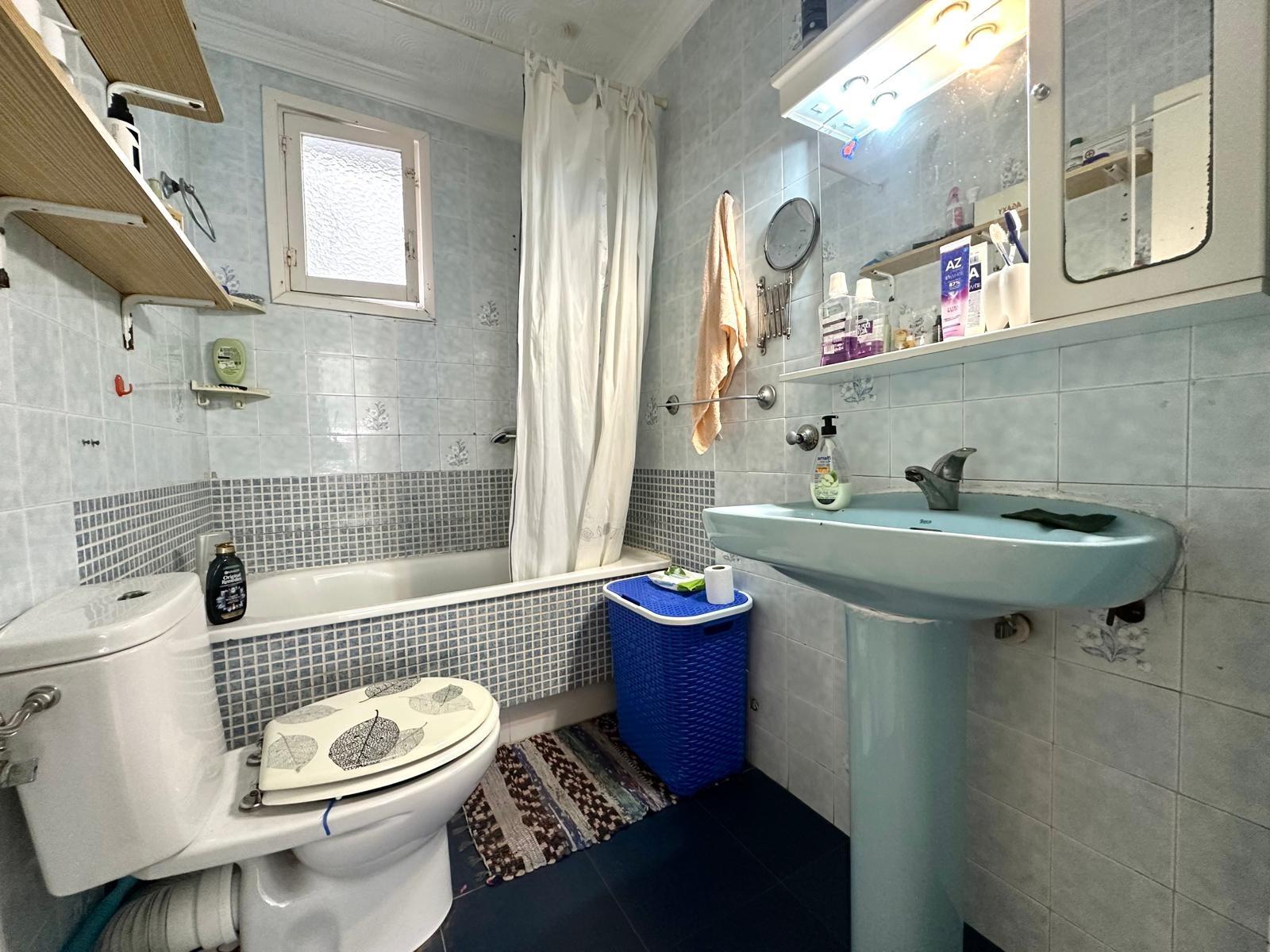 For sale - 3 Bedroom 1 Bathroom Apartment in Torrevieja - Estacion De Autobuses  - Alicante