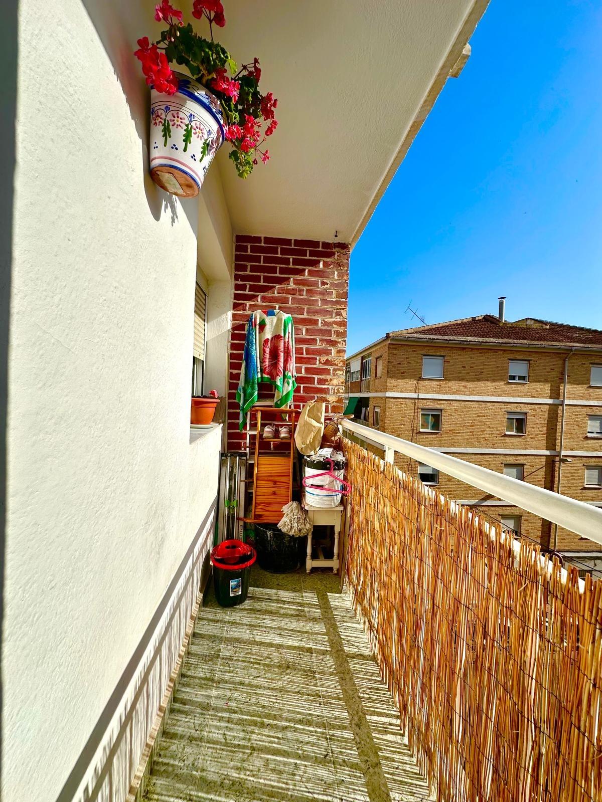 For sale - 3 Bedroom 1 Bathroom Apartment in Torrevieja - Estacion De Autobuses  - Alicante