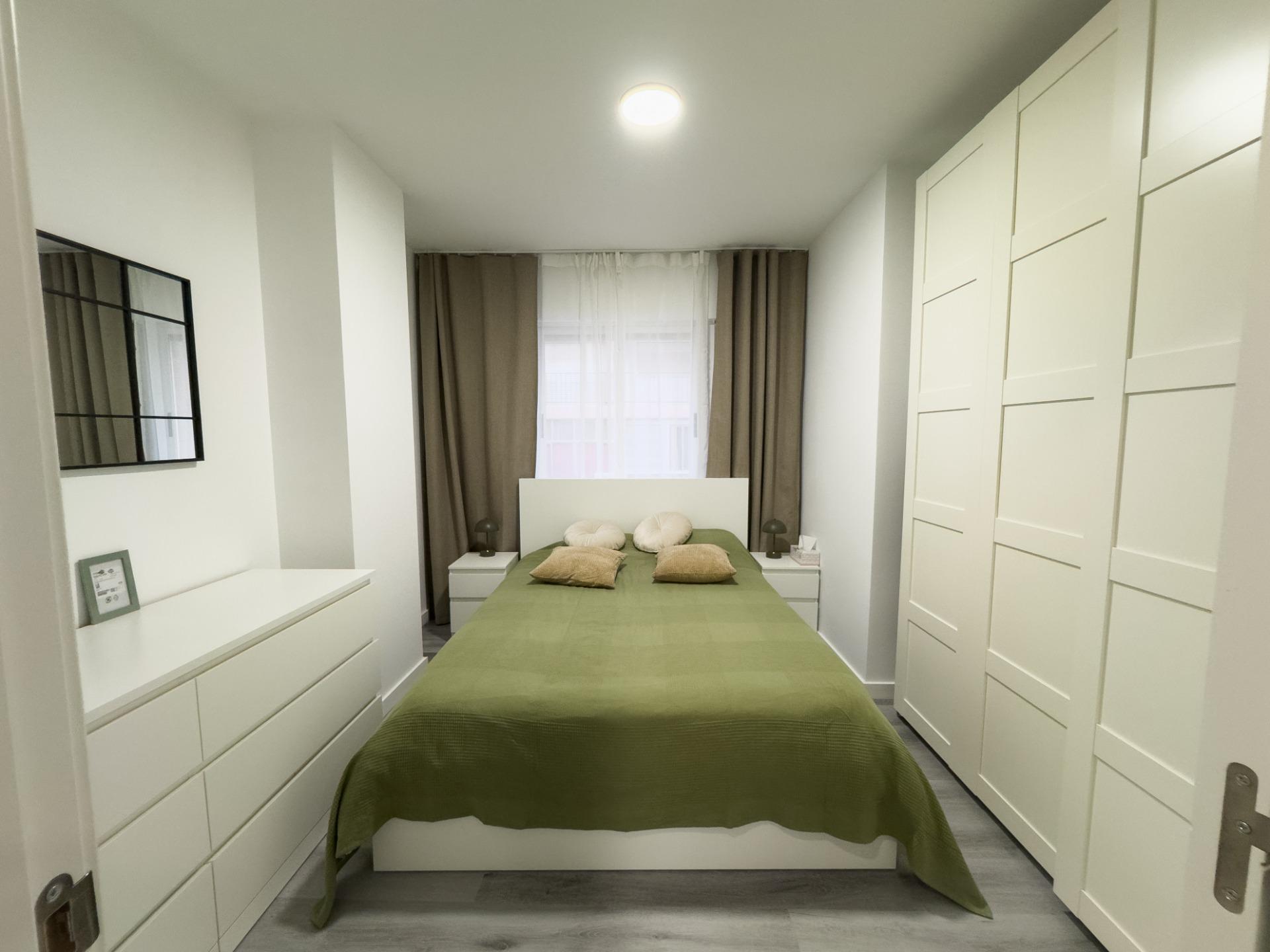 For sale - 2 Bedroom 1 Bathroom Apartment in Torrevieja - Curva Del Palangre  - Alicante
