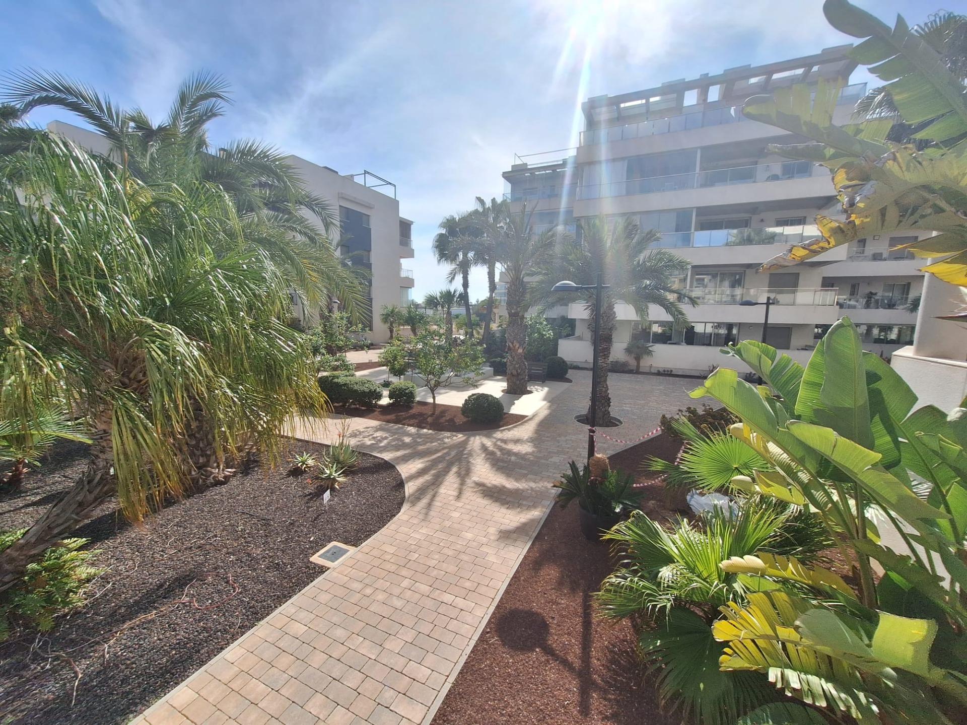 For sale - 3 Bedroom 2 Bathroom Apartment in Orihuela Costa - Los Dolses  - Alicante
