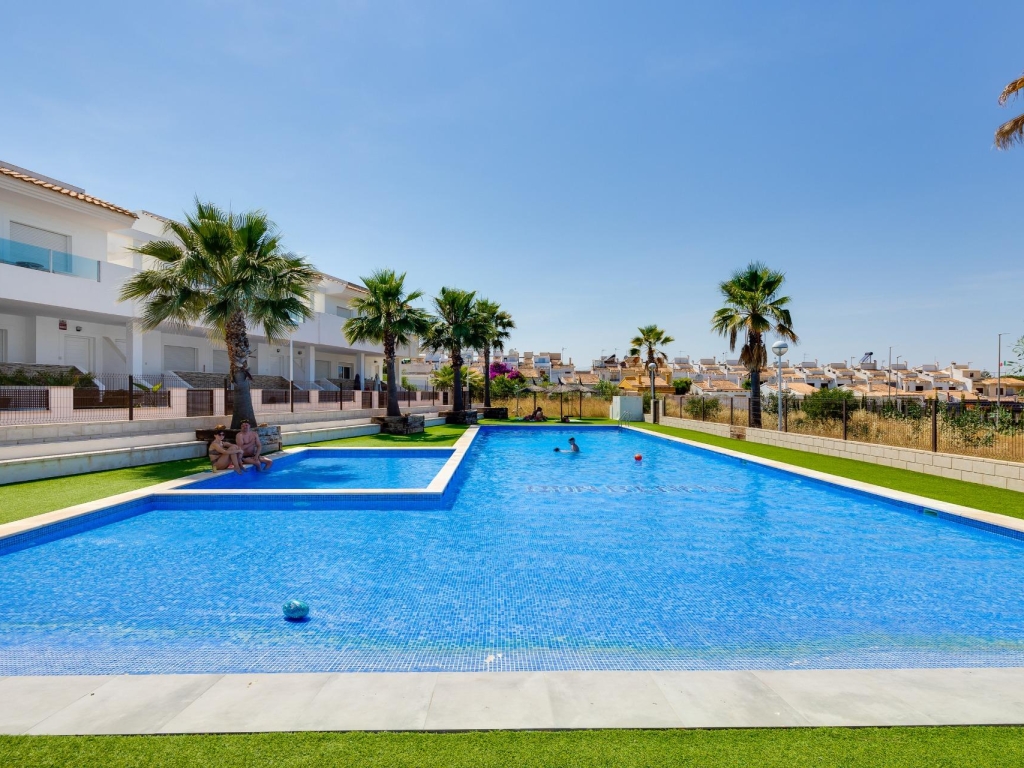 3 Bedroom 3 Bathroom Town House in Torrevieja