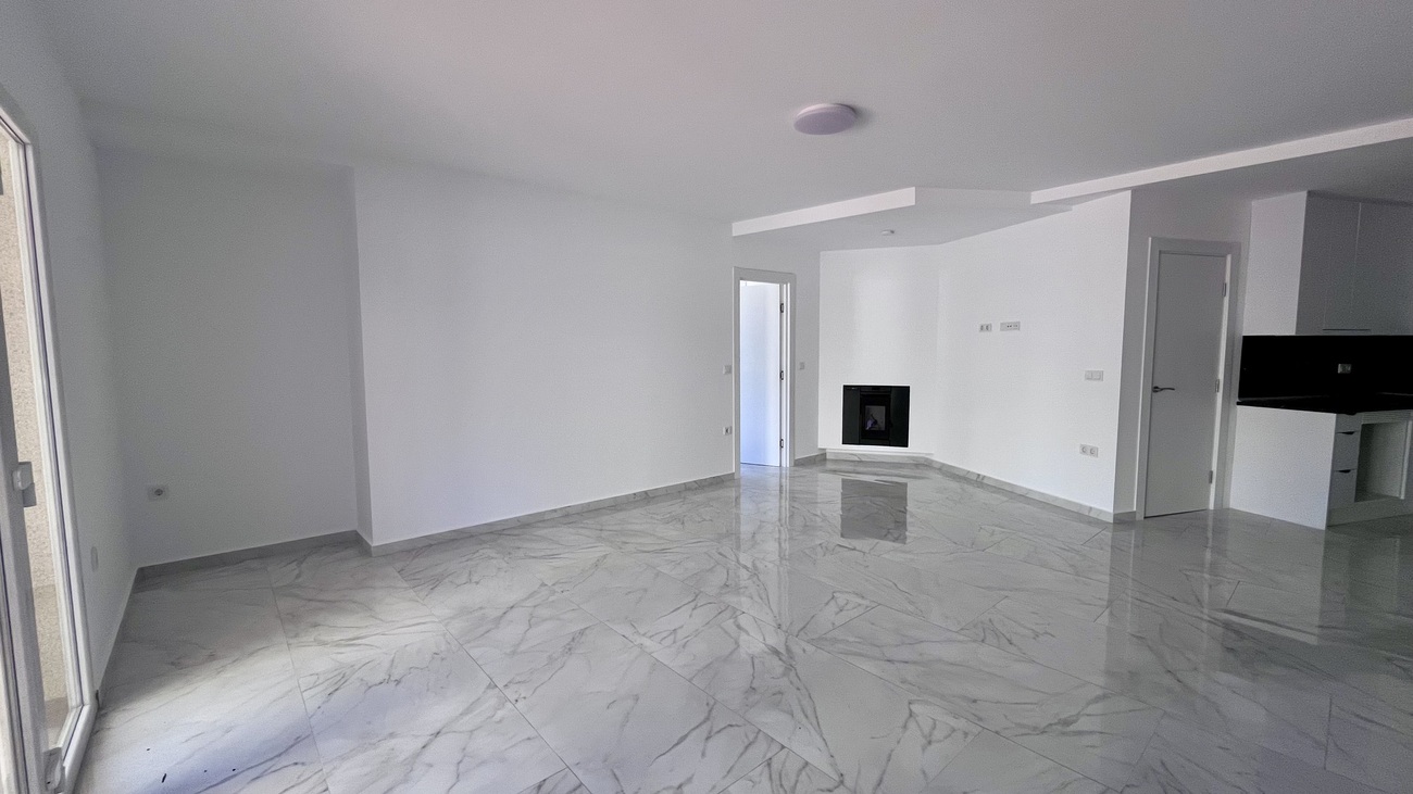 For sale - 2 Bedroom 2 Bathroom Bungalow in Torrevieja -  - Alicante