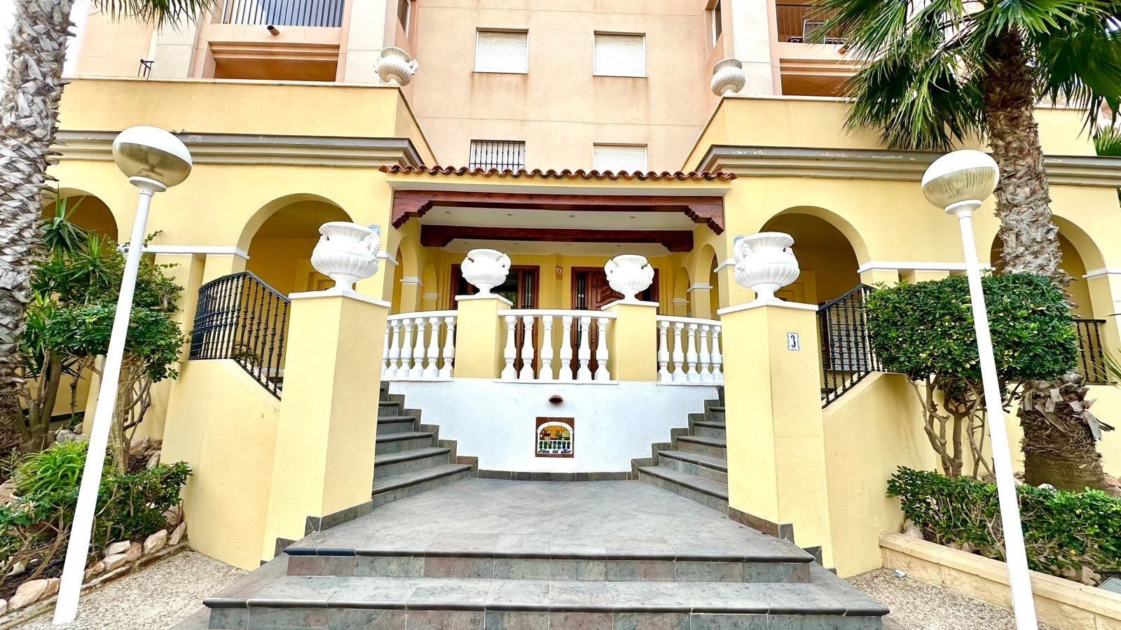 For sale - 3 Bedroom 2 Bathroom Apartment in Torrevieja - Los Frutales  - Alicante