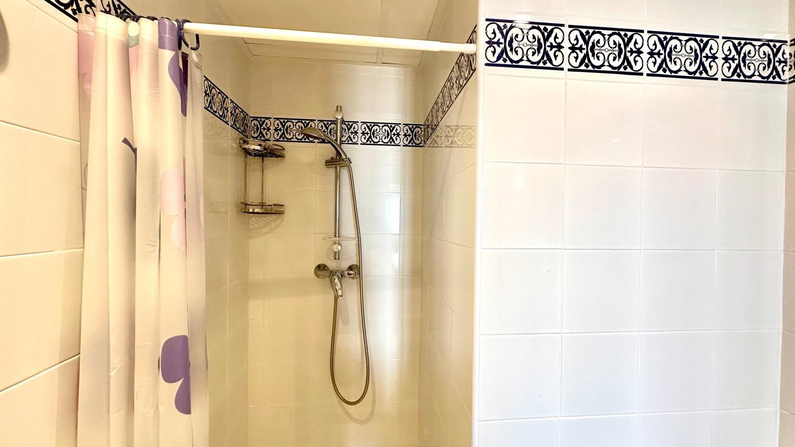 For sale - 3 Bedroom 2 Bathroom Apartment in Torrevieja - Los Frutales  - Alicante