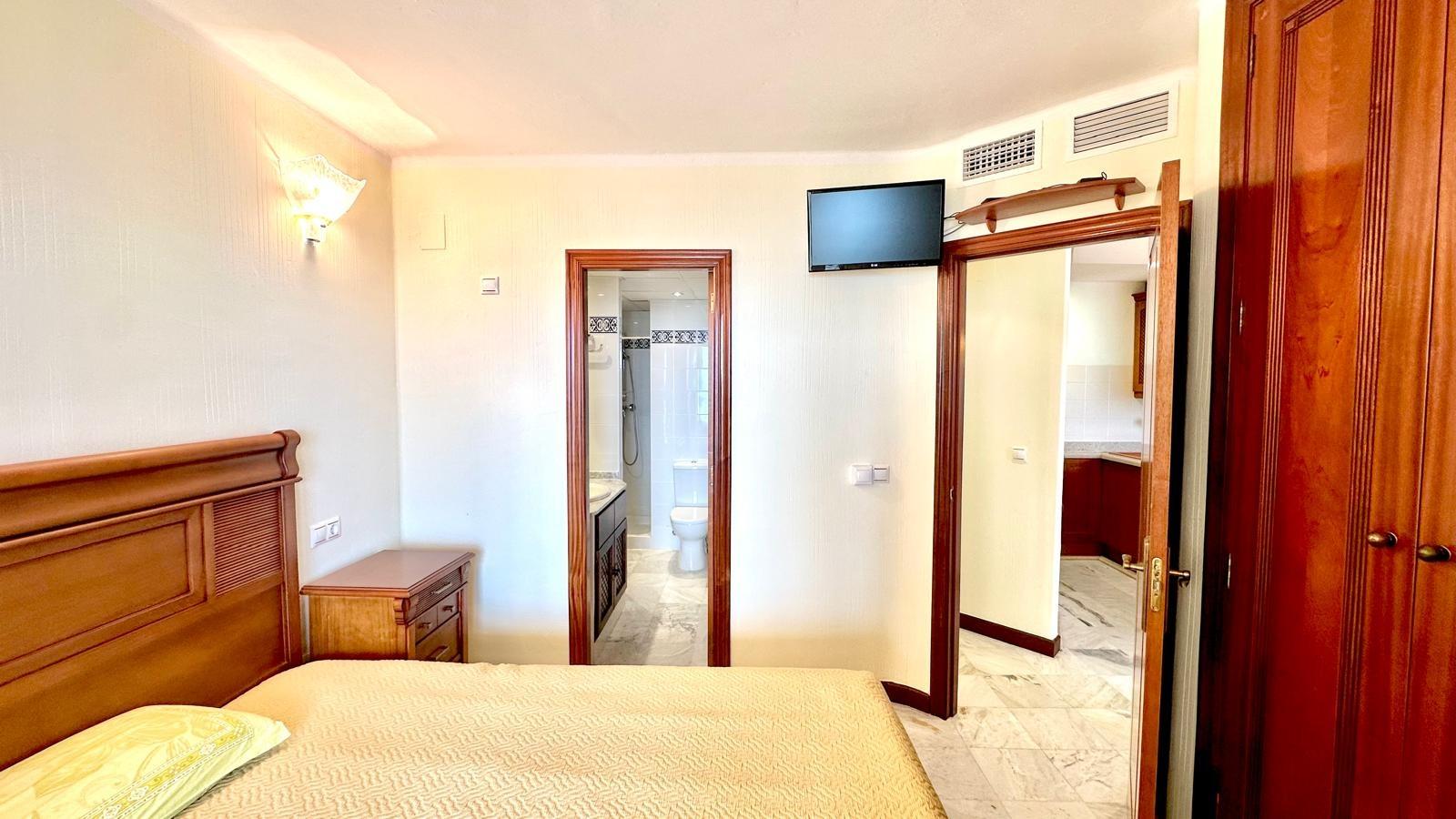 For sale - 3 Bedroom 2 Bathroom Apartment in Torrevieja - Los Frutales  - Alicante