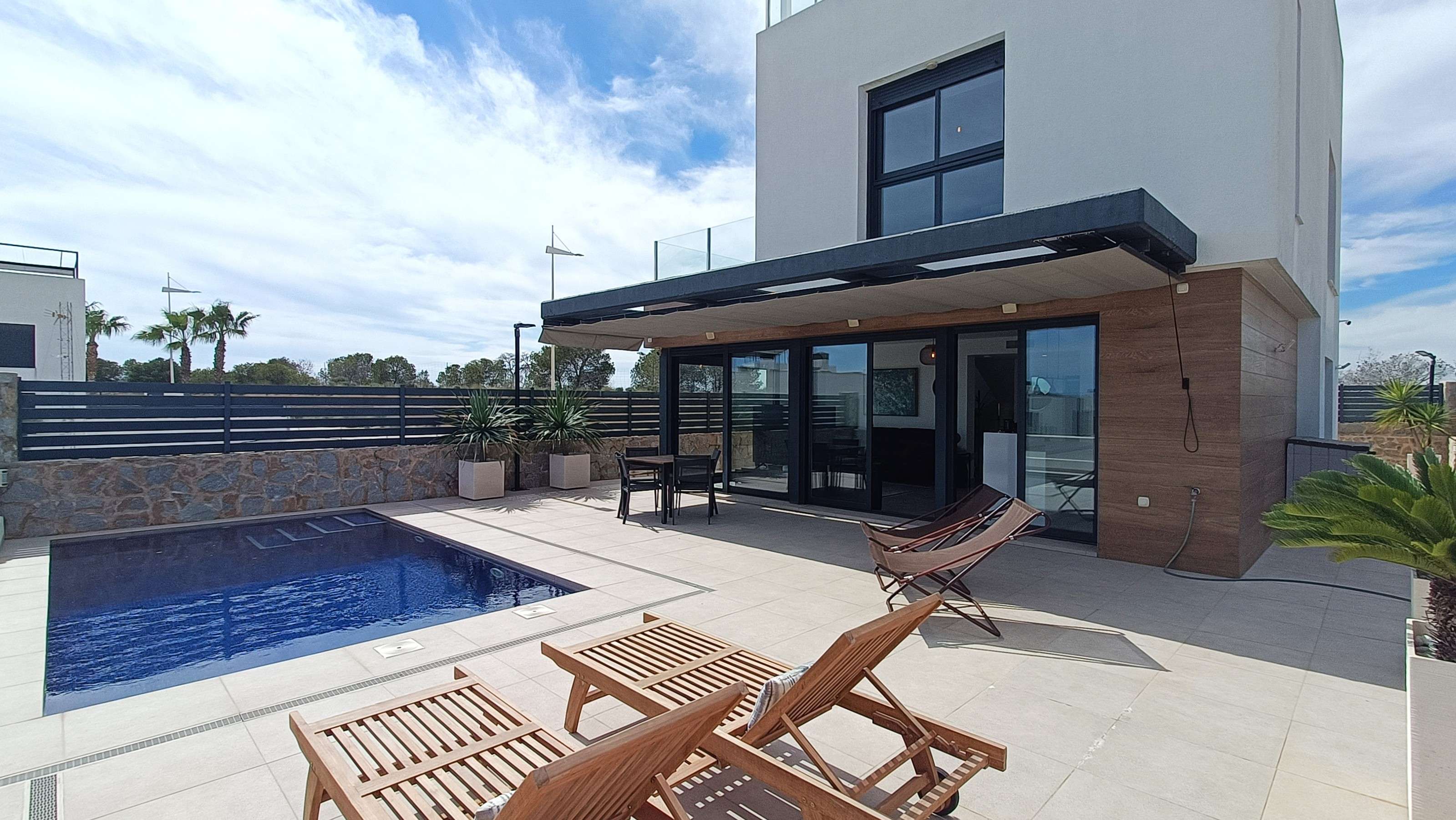 For sale - 3 Bedroom 4 Bathroom Villa in Algorfa - Inland  - Alicante
