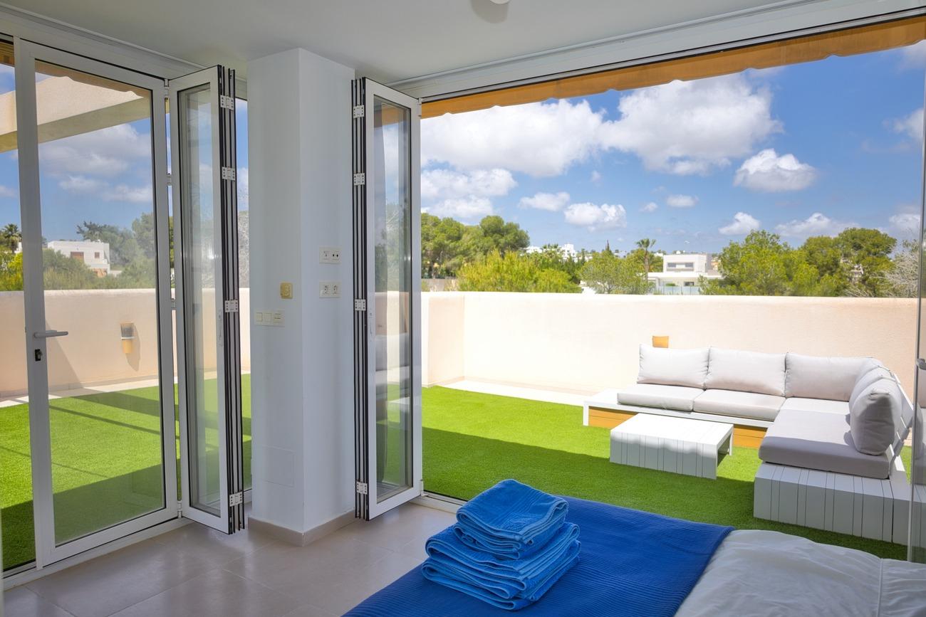 For sale - 4 Bedroom 3 Bathroom Town House in Orihuela Costa - Lomas De Don Juan  - Alicante