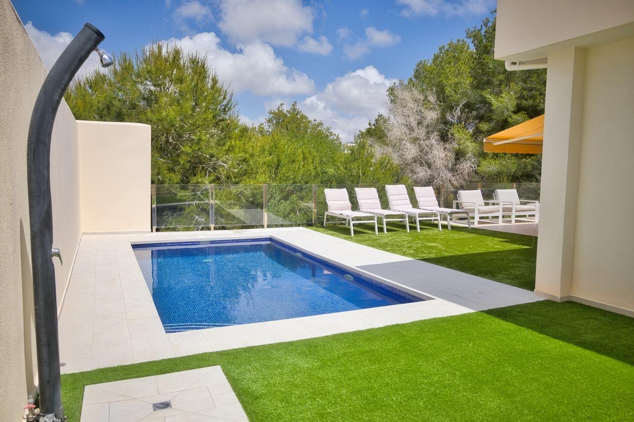 For sale - 4 Bedroom 3 Bathroom Town House in Orihuela Costa - Lomas De Don Juan  - Alicante