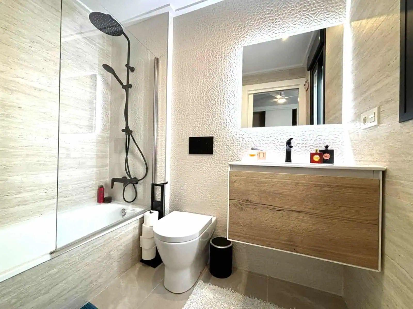 For sale - 3 Bedroom 2 Bathroom Penthouse in Torrevieja - Las Piscinas Naturales  - Alicante