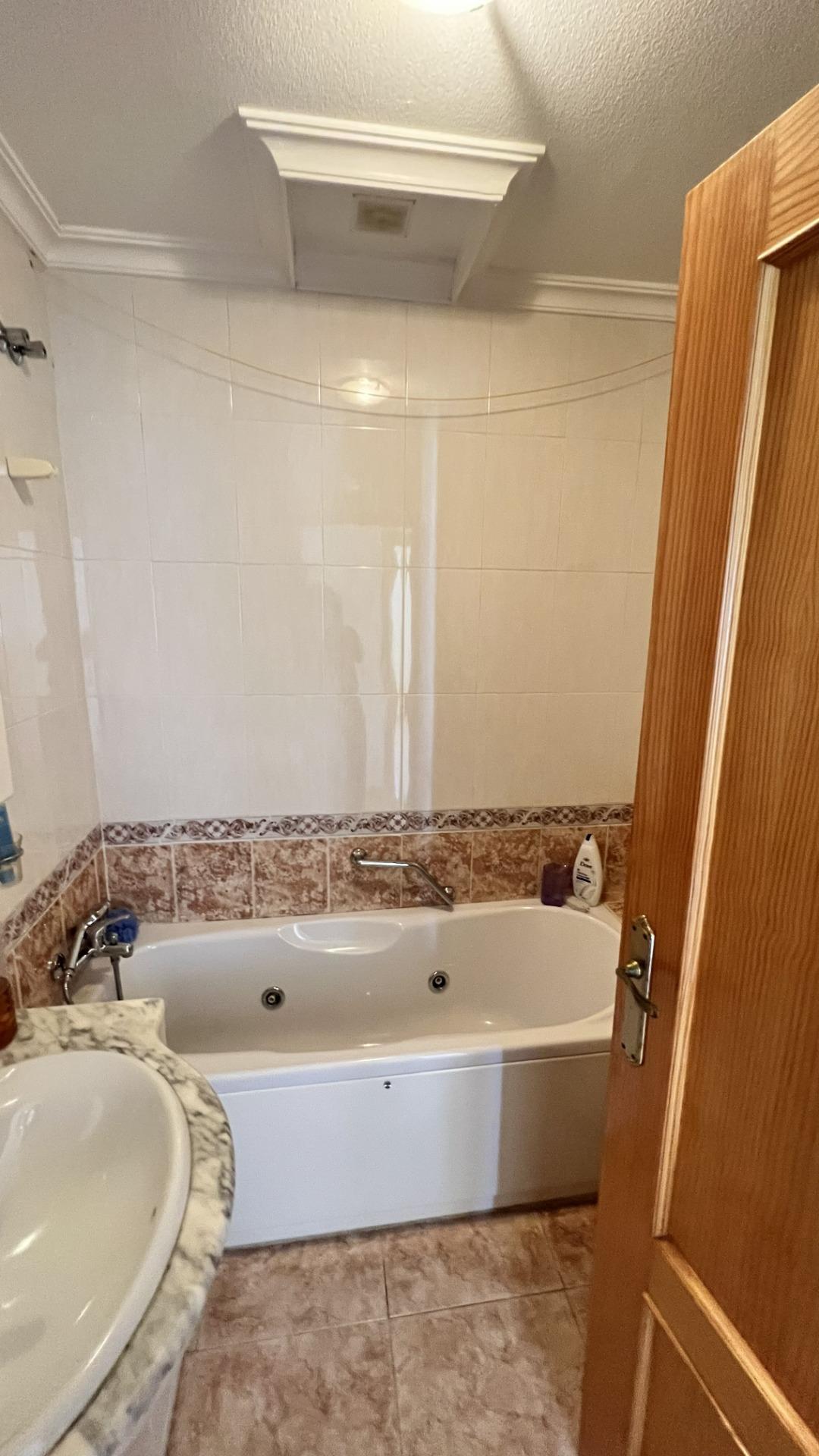 For sale - 4 Bedroom 2 Bathroom Semi Detached in Torrevieja - aguas nuevas  - Alicante