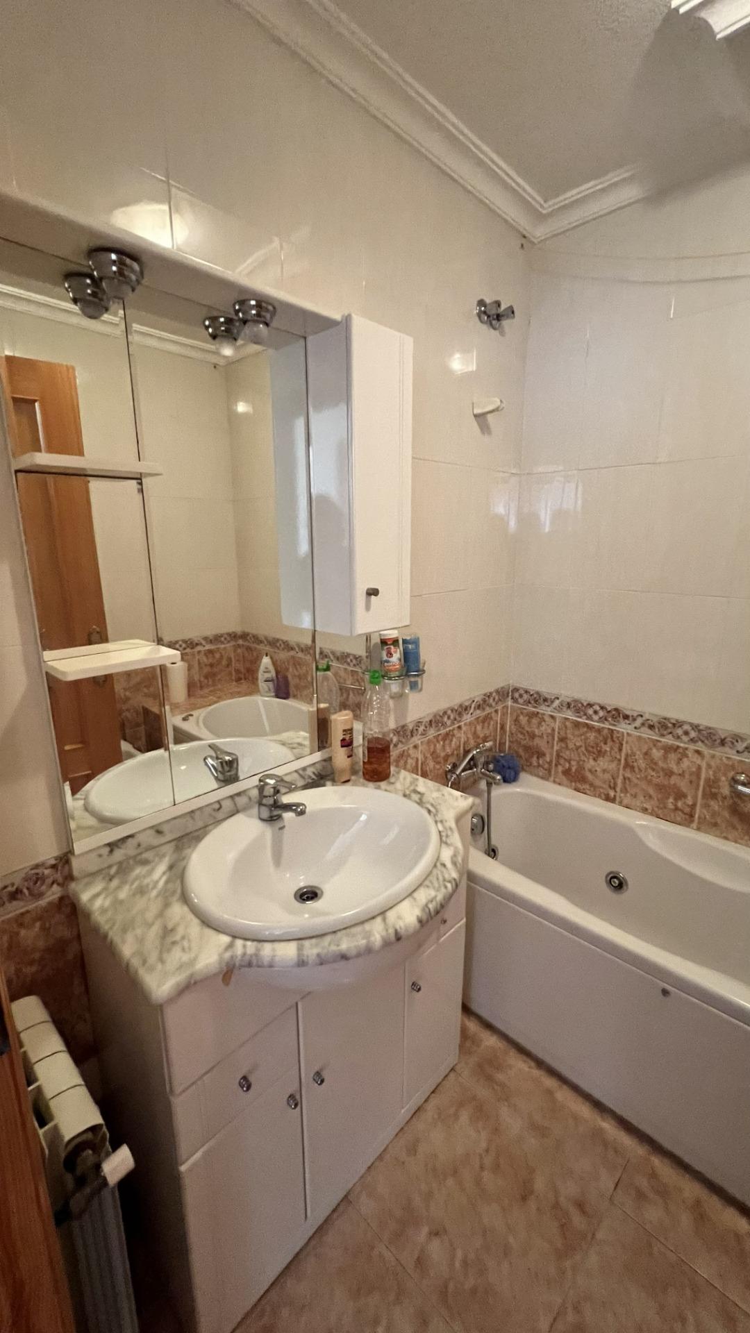 For sale - 4 Bedroom 2 Bathroom Semi Detached in Torrevieja - aguas nuevas  - Alicante