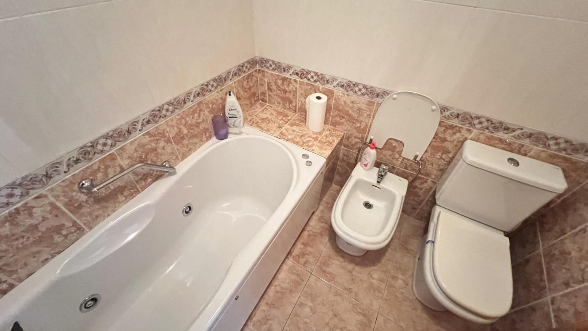 For sale - 4 Bedroom 2 Bathroom Semi Detached in Torrevieja - aguas nuevas  - Alicante