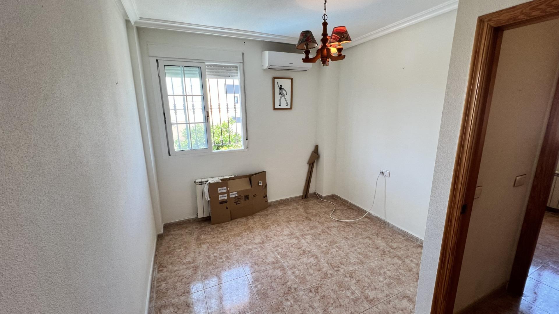 For sale - 4 Bedroom 2 Bathroom Semi Detached in Torrevieja - aguas nuevas  - Alicante