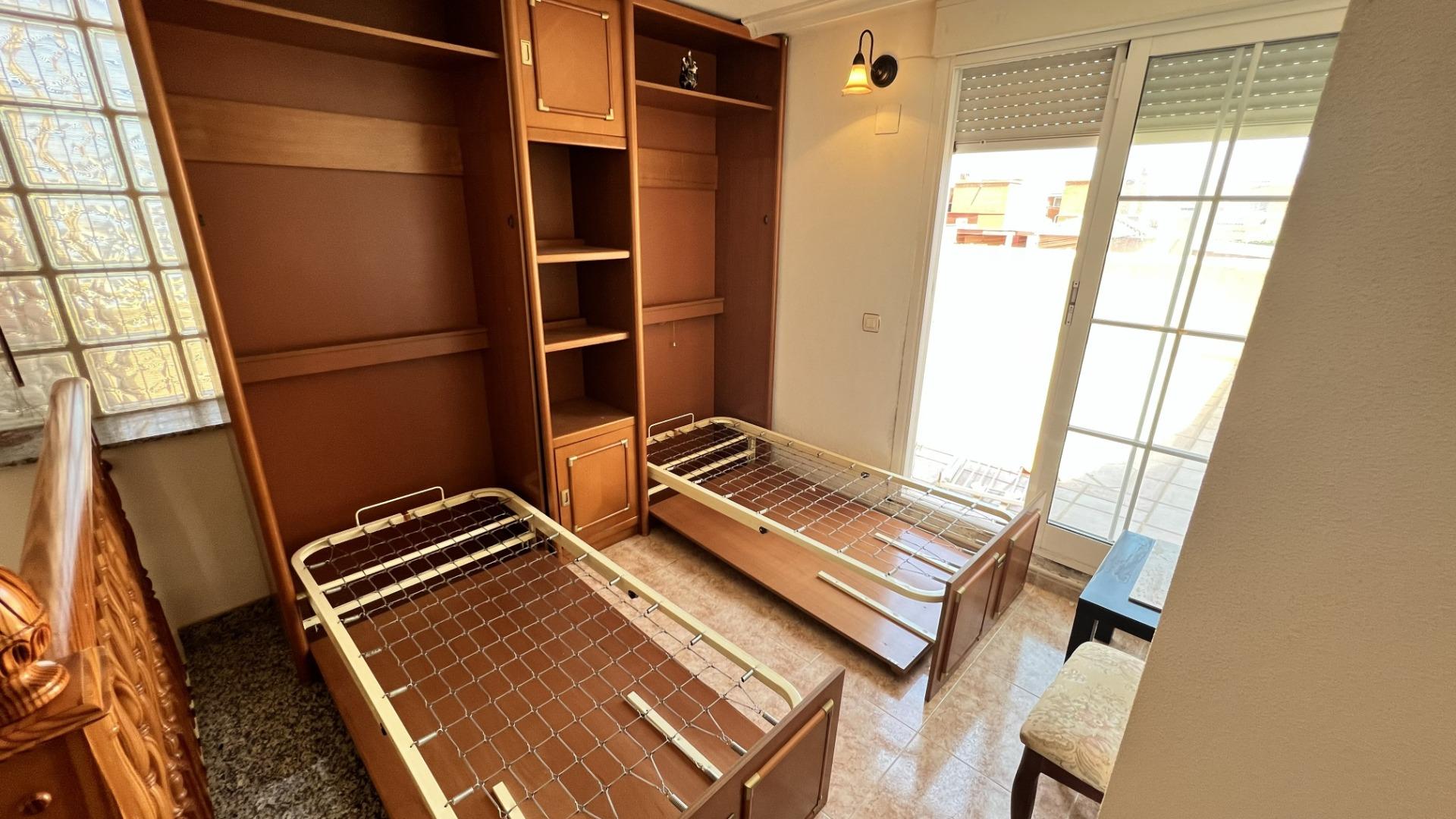 For sale - 4 Bedroom 2 Bathroom Semi Detached in Torrevieja - aguas nuevas  - Alicante