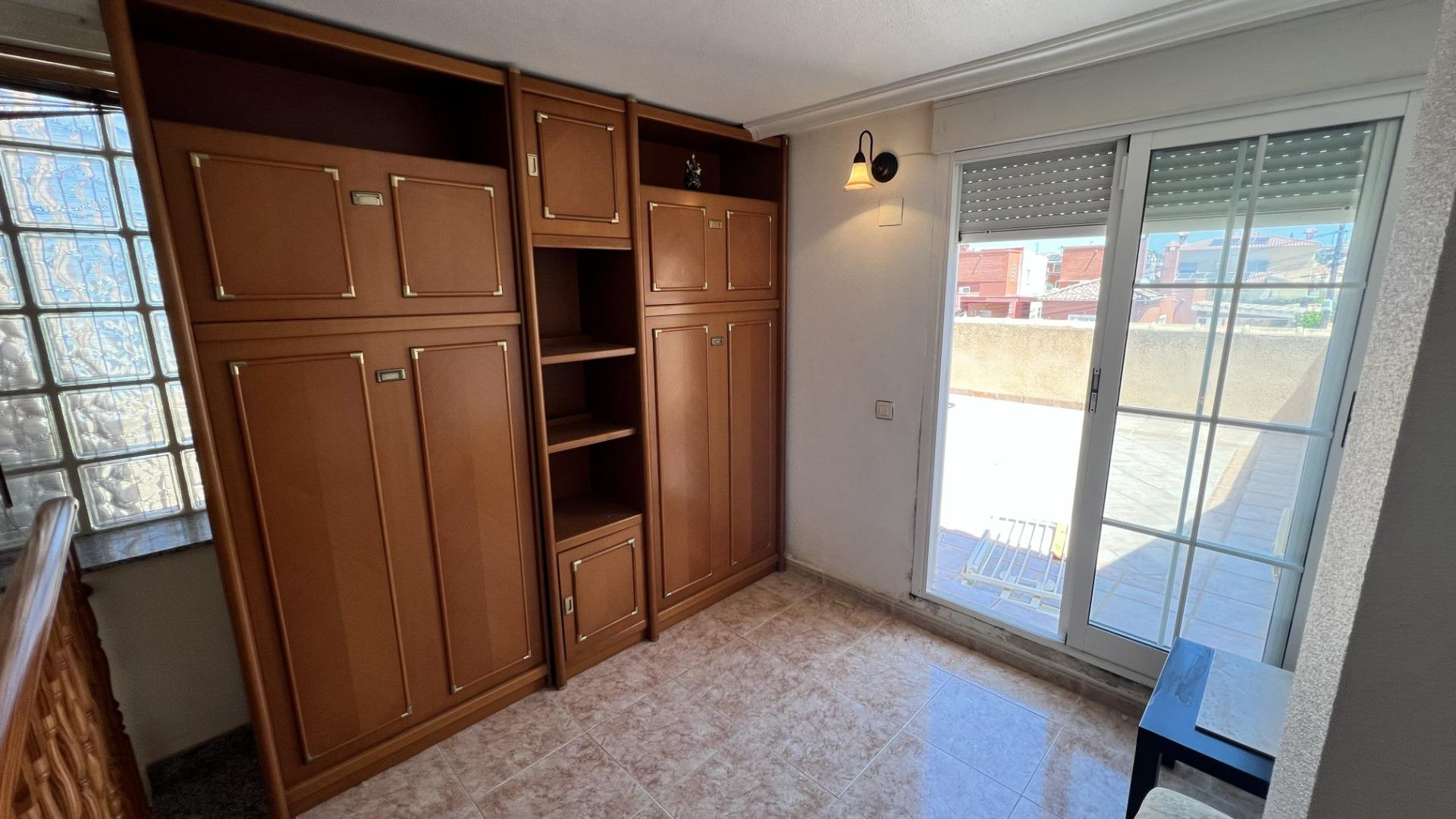 For sale - 4 Bedroom 2 Bathroom Semi Detached in Torrevieja - aguas nuevas  - Alicante