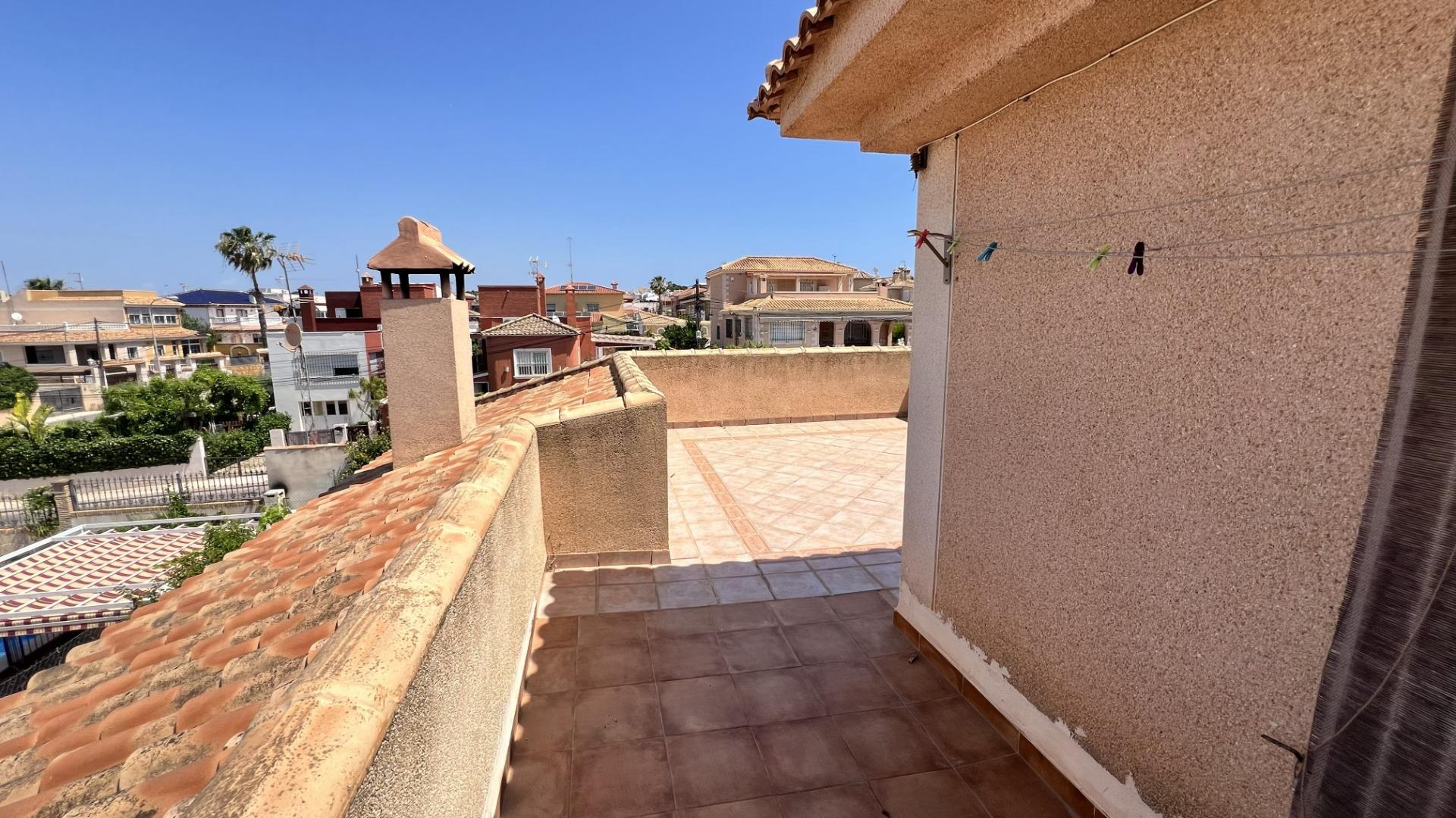 For sale - 4 Bedroom 2 Bathroom Semi Detached in Torrevieja - aguas nuevas  - Alicante
