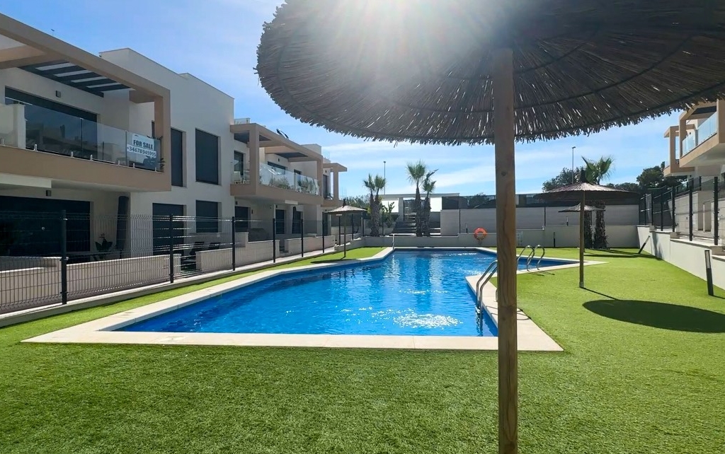 2 Bedroom 2 Bathroom Apartment in Orihuela Costa