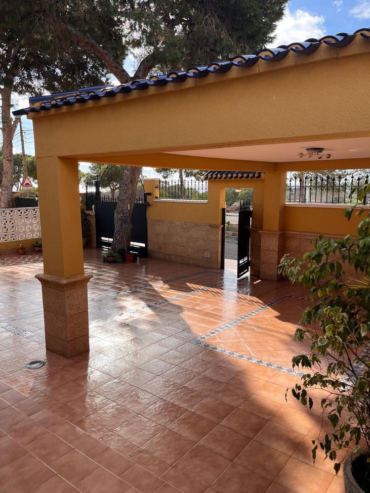 For sale - 3 Bedroom 2 Bathroom Semi Detached in Orihuela Costa - Punta Prima  - Alicante