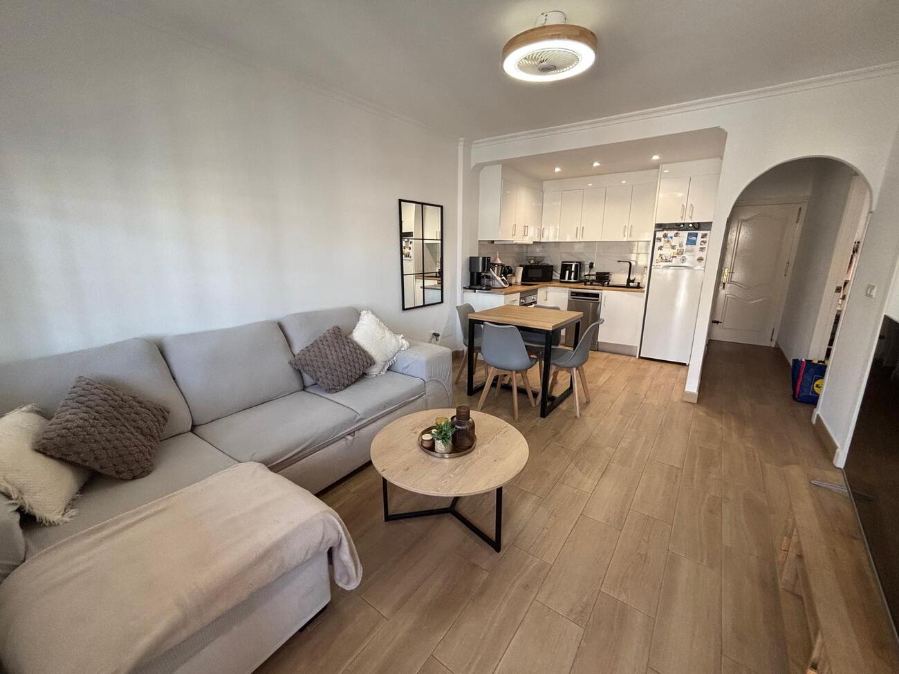 For sale - 2 Bedroom 1 Bathroom Apartment in Torrevieja - Costa Blanca  - Alicante