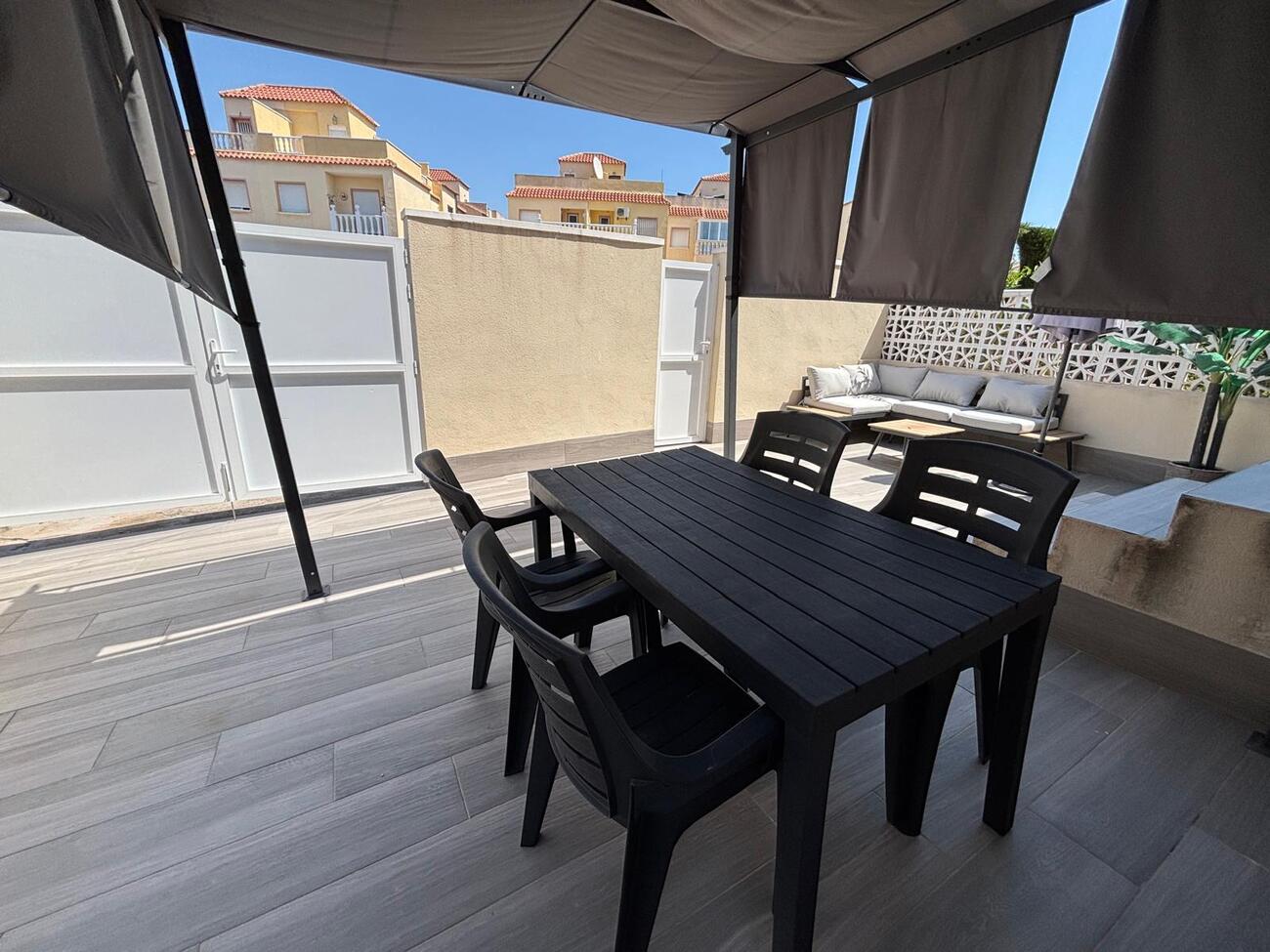 For sale - 2 Bedroom 1 Bathroom Apartment in Torrevieja - Costa Blanca  - Alicante