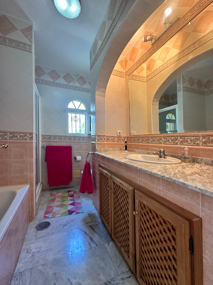 For sale - 3 Bedroom 3 Bathroom Villa in Orihuela Costa - Costa Blanca  - Alicante