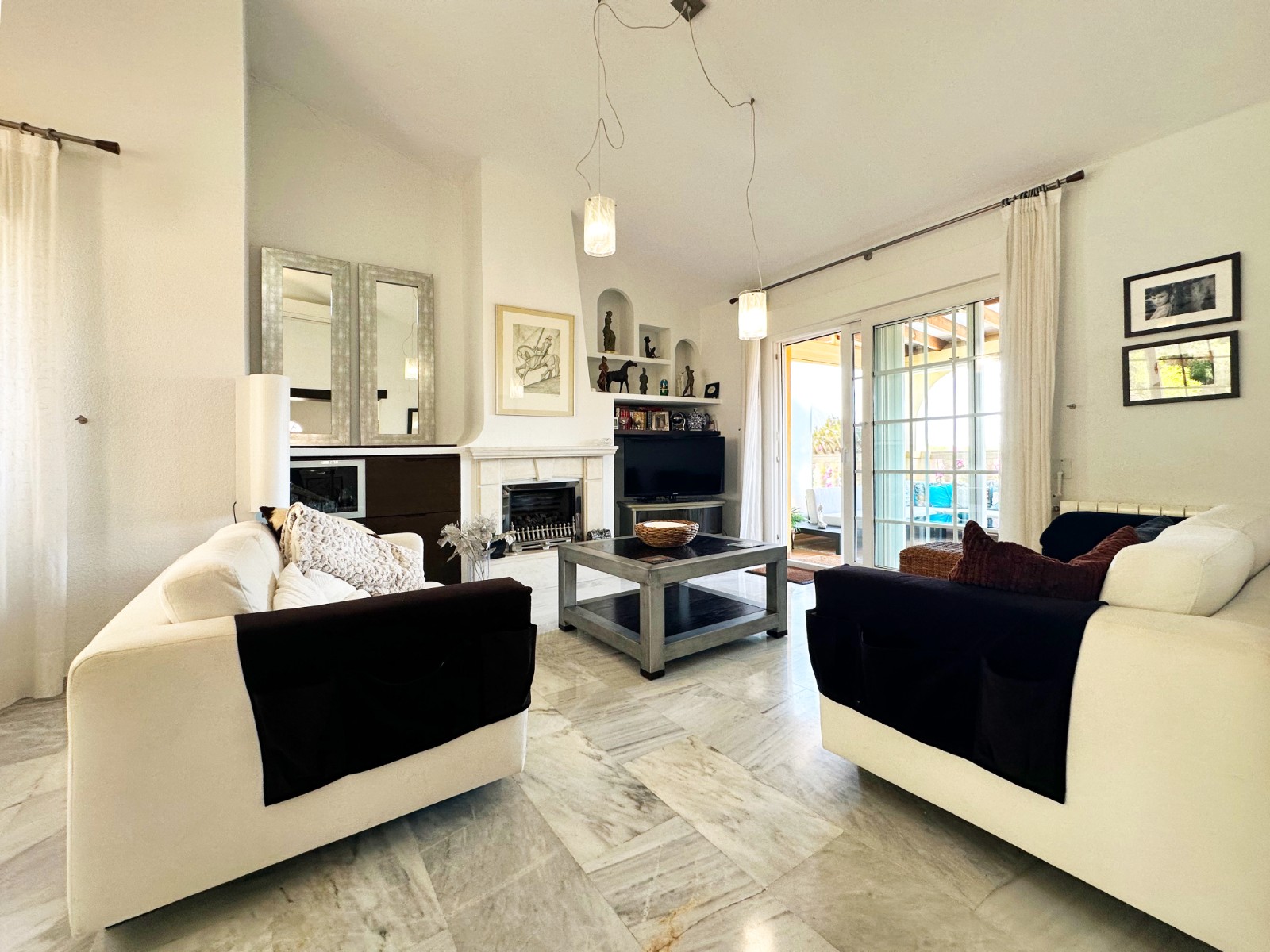 For sale - 3 Bedroom 3 Bathroom Villa in Orihuela Costa - Costa Blanca  - Alicante