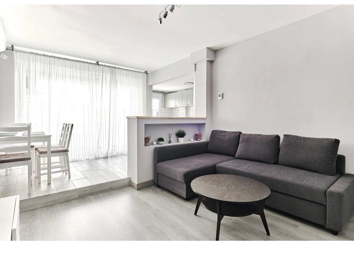 For sale - 2 Bedroom 2 Bathroom Apartment in Torrevieja - Centro  - Alicante