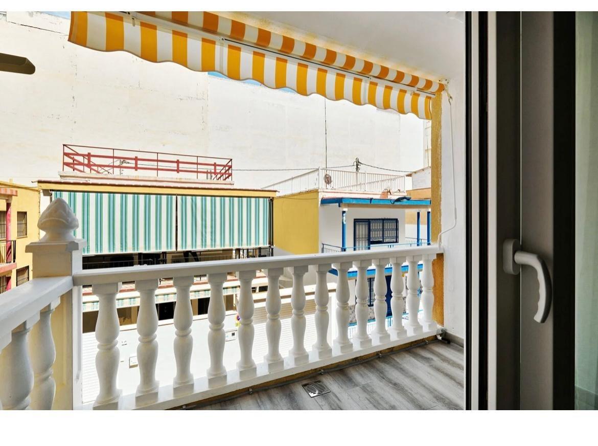 For sale - 2 Bedroom 2 Bathroom Apartment in Torrevieja - Centro  - Alicante