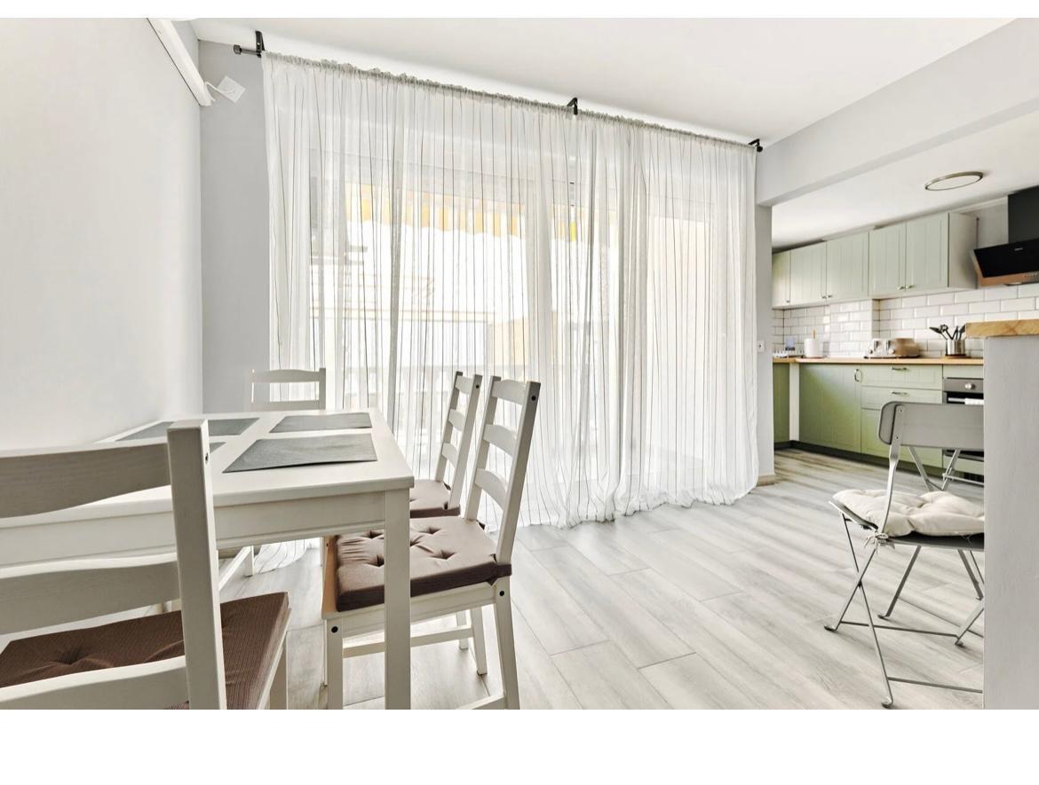 For sale - 2 Bedroom 2 Bathroom Apartment in Torrevieja - Centro  - Alicante