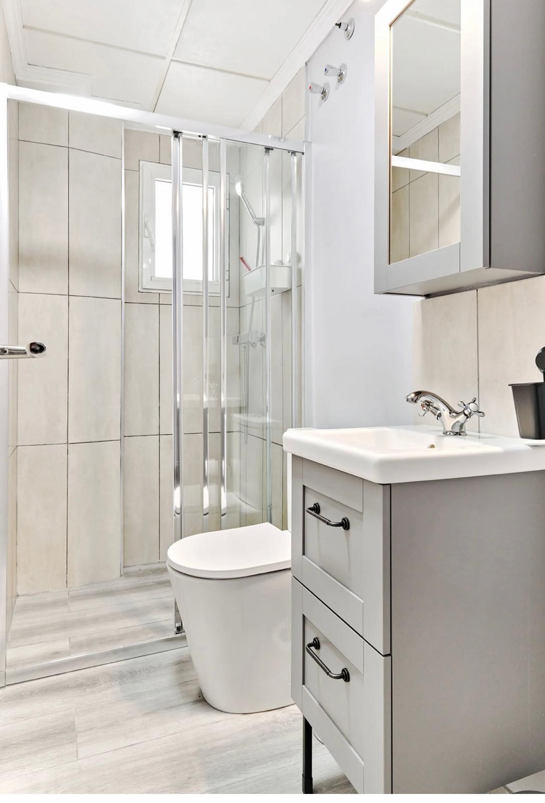 For sale - 2 Bedroom 2 Bathroom Apartment in Torrevieja - Centro  - Alicante