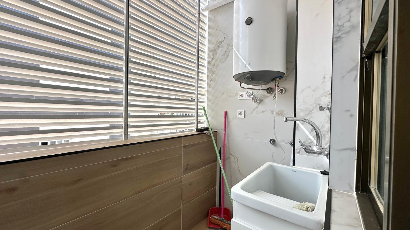 For sale - 3 Bedroom 2 Bathroom Apartment in Torrevieja - Centro  - Alicante