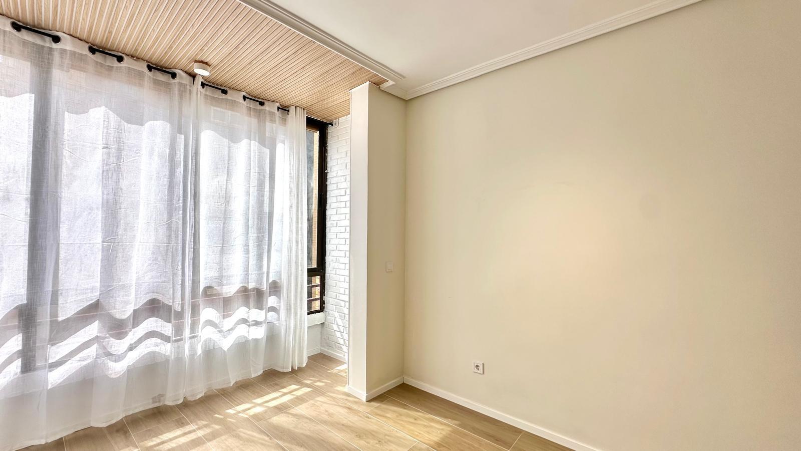 For sale - 3 Bedroom 2 Bathroom Apartment in Torrevieja - Centro  - Alicante