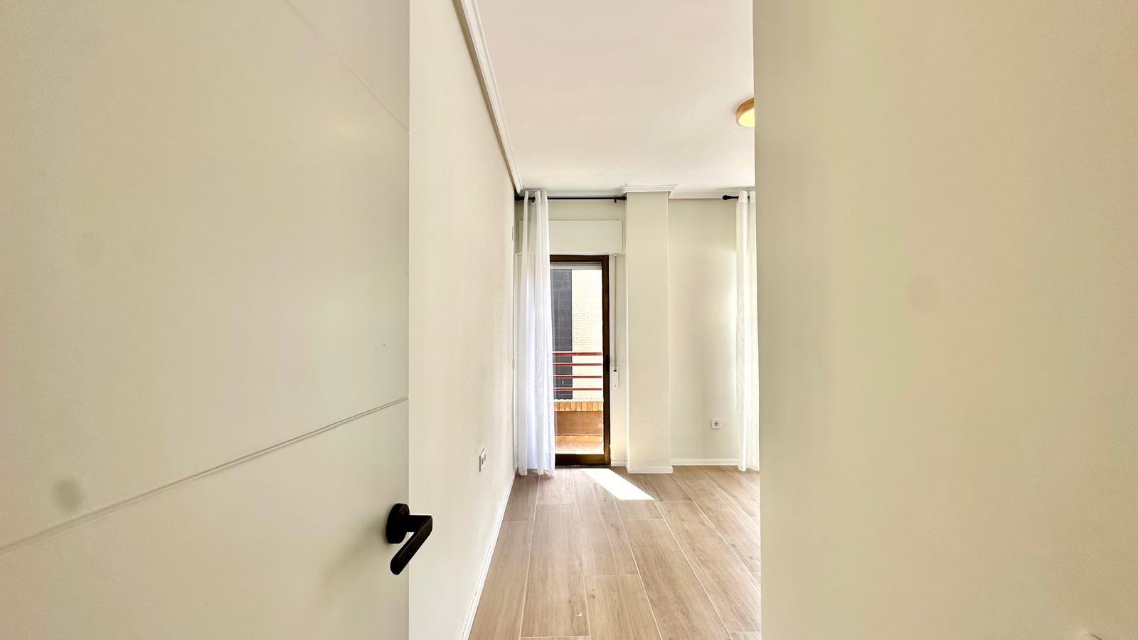 For sale - 3 Bedroom 2 Bathroom Apartment in Torrevieja - Centro  - Alicante