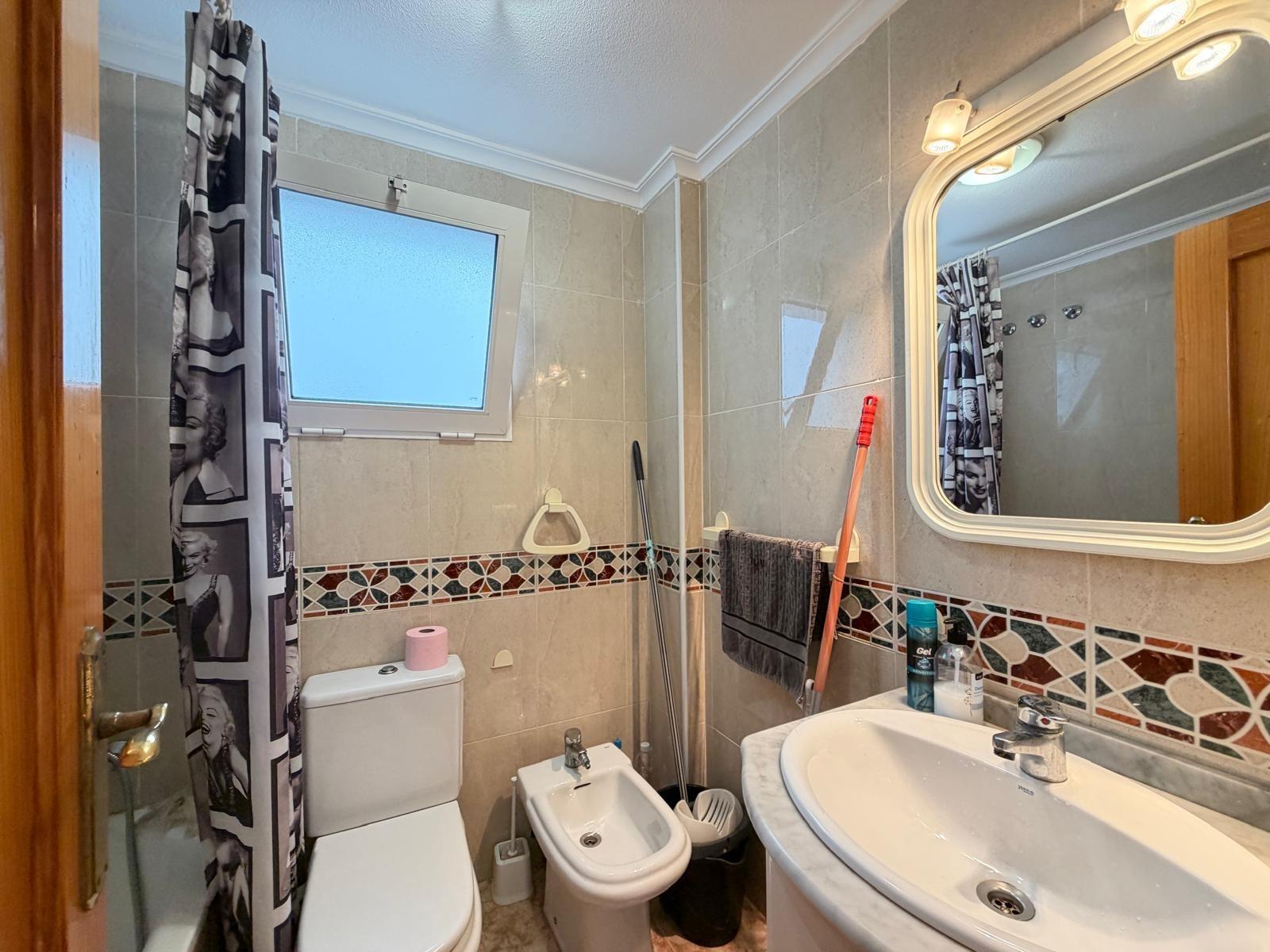 For sale - 2 Bedroom 1 Bathroom Apartment in Torrevieja - Playa Del Cura  - Alicante