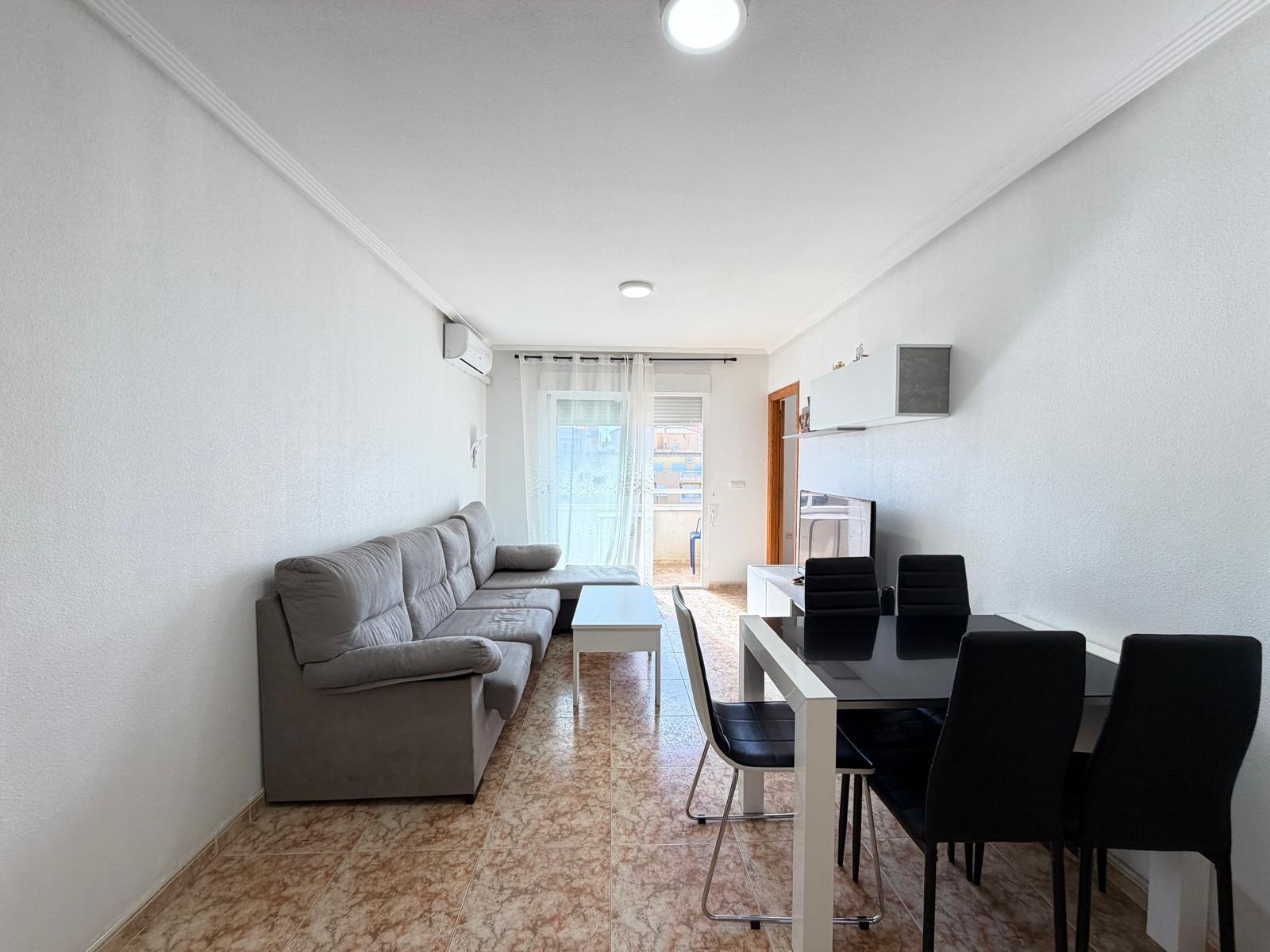 For sale - 2 Bedroom 1 Bathroom Apartment in Torrevieja - Playa Del Cura  - Alicante