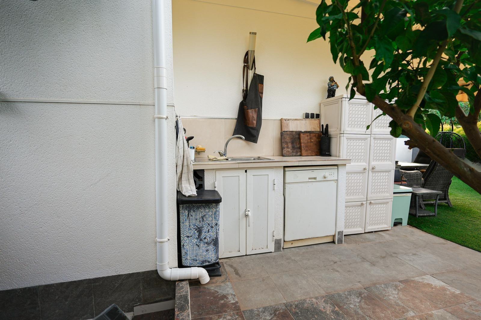 For sale - 3 Bedroom 2 Bathroom Town House in Torrevieja - aguas nuevas  - Alicante