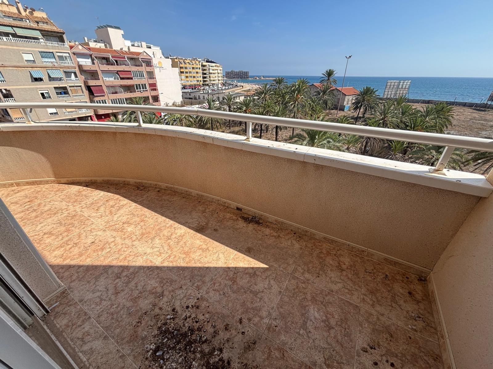 For sale - 3 Bedroom 2 Bathroom Apartment in Torrevieja - Playa Del Cura  - Alicante
